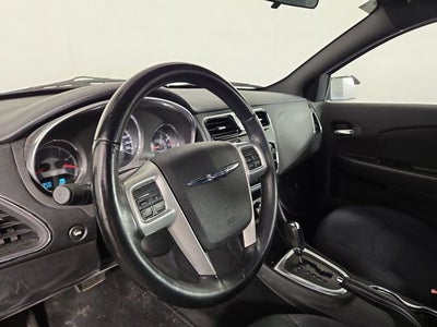 2013 Chrysler 200 Touring