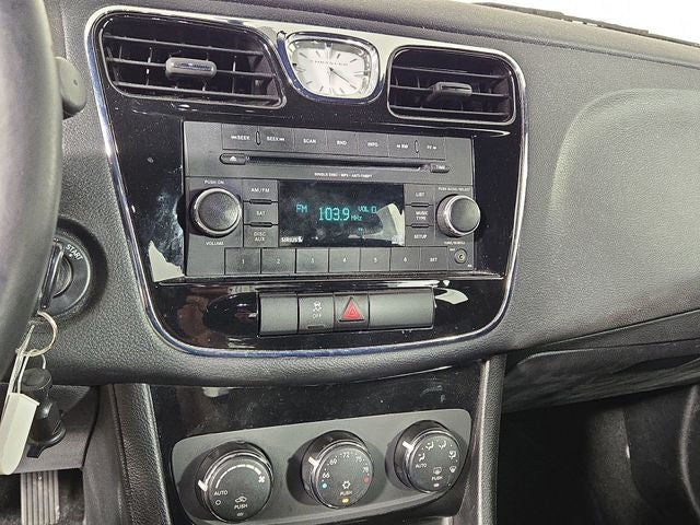 2013 Chrysler 200 Touring