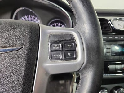 2013 Chrysler 200 Touring