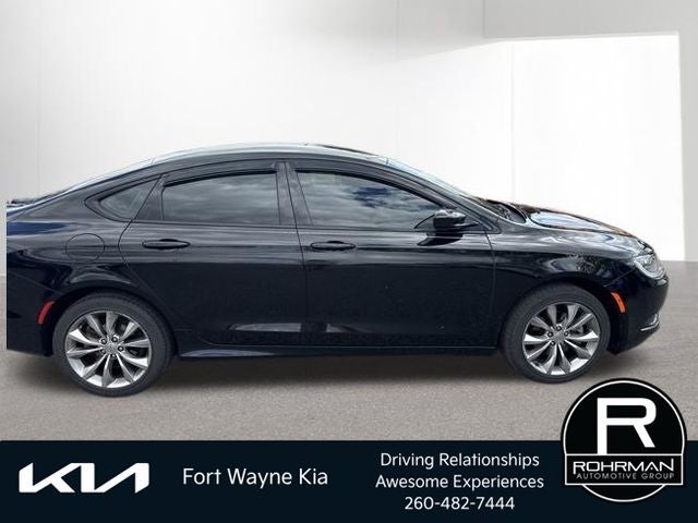 2016 Chrysler 200 S