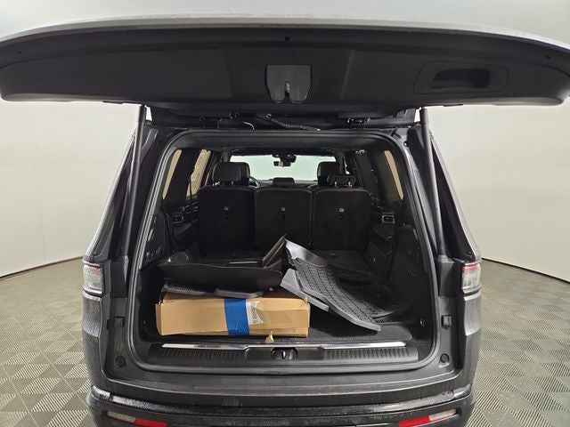 2022 Jeep Grand Wagoneer Series II