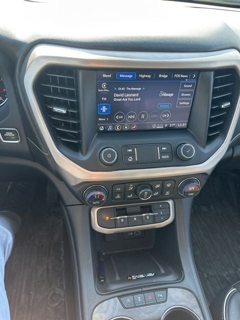 2023 GMC Acadia Denali