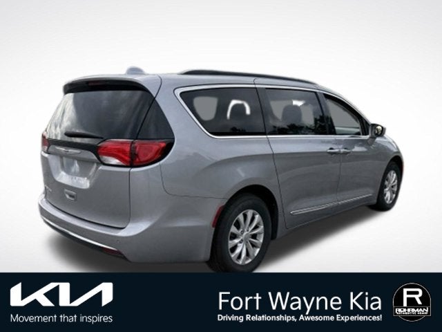 2017 Chrysler Pacifica Touring L