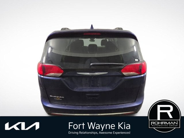 2017 Chrysler Pacifica Touring L