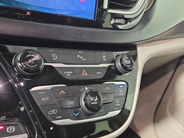 2017 Chrysler Pacifica Touring L