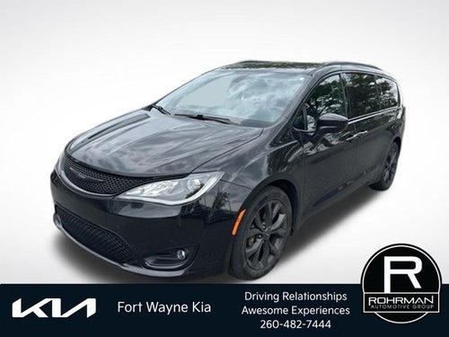 2020 Chrysler Pacifica Touring L