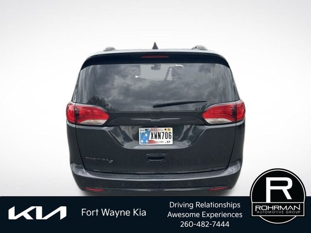 2020 Chrysler Pacifica Touring L
