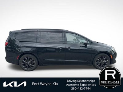 2020 Chrysler Pacifica Touring L
