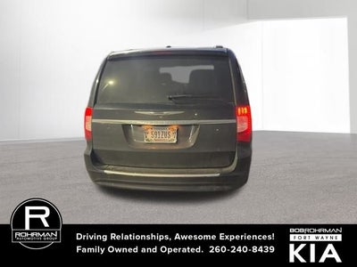 2013 Chrysler Town & Country Touring