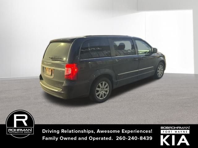 2013 Chrysler Town & Country Touring