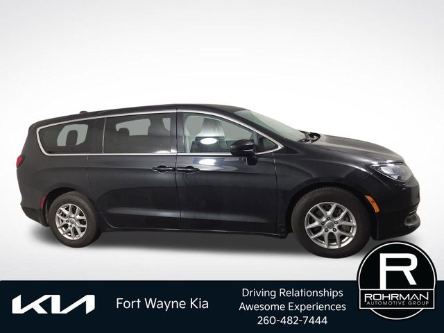 2017 Chrysler Pacifica LX
