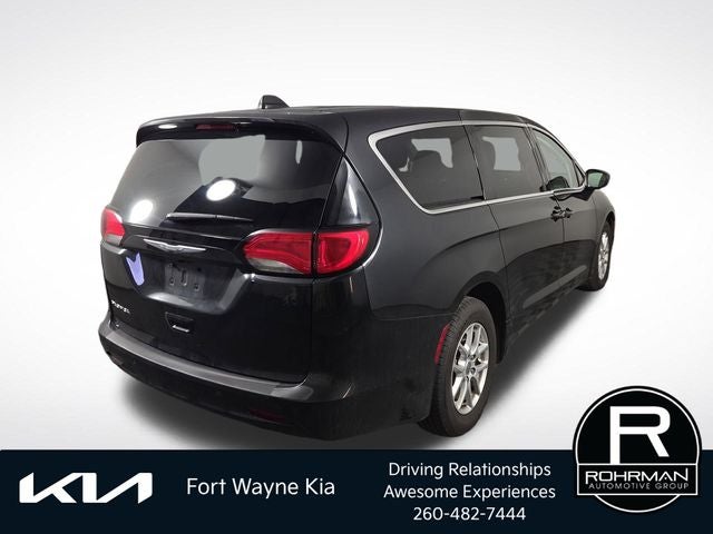 2017 Chrysler Pacifica LX