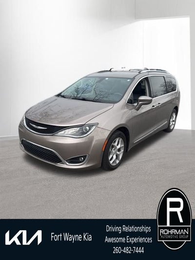 2017 Chrysler Pacifica Touring L Plus