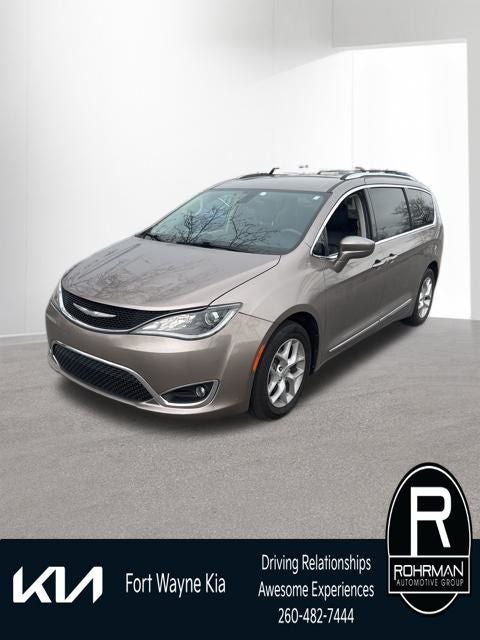 2017 Chrysler Pacifica Touring L Plus