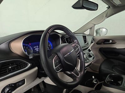 2017 Chrysler Pacifica Touring L Plus