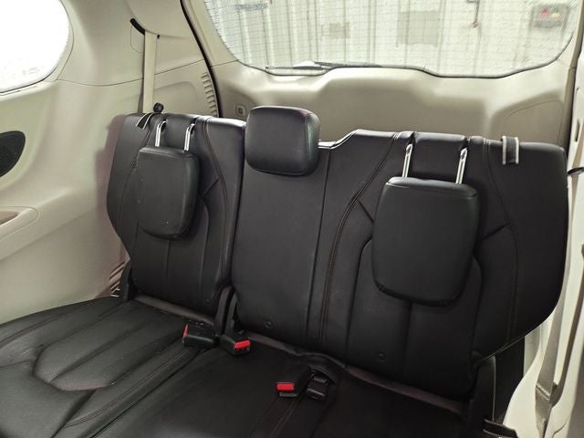 2017 Chrysler Pacifica Touring L Plus