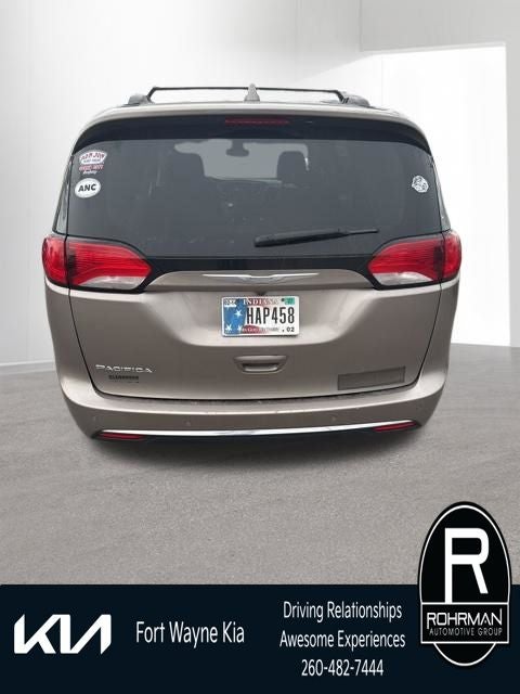 2017 Chrysler Pacifica Touring L Plus