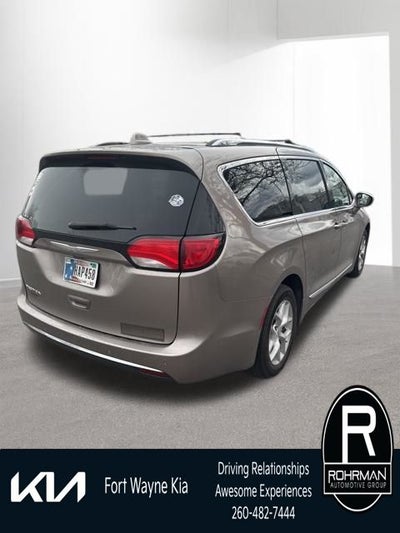 2017 Chrysler Pacifica Touring L Plus