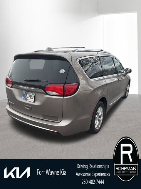 2017 Chrysler Pacifica Touring L Plus