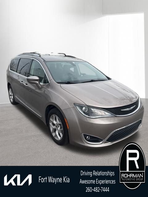 2017 Chrysler Pacifica Touring L Plus