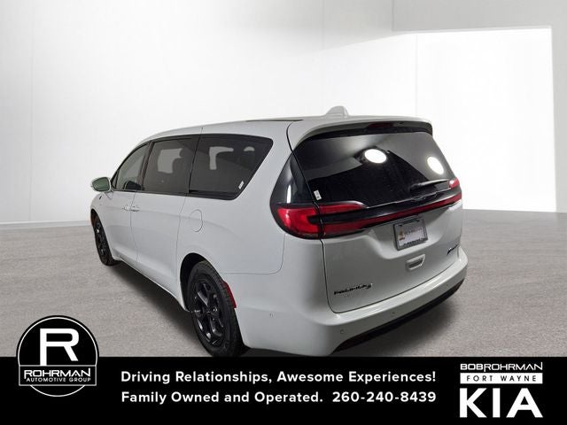 2022 Chrysler Pacifica Hybrid Limited