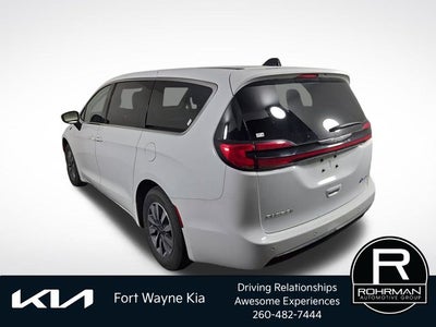 2024 Chrysler Pacifica Hybrid Select