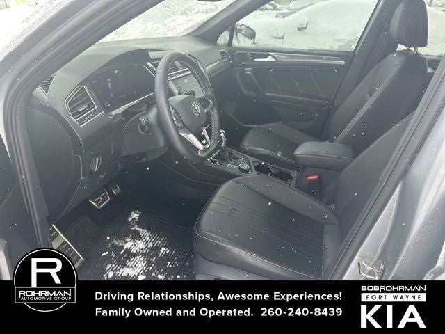 2023 Volkswagen Tiguan 2.0T SE R-Line Black