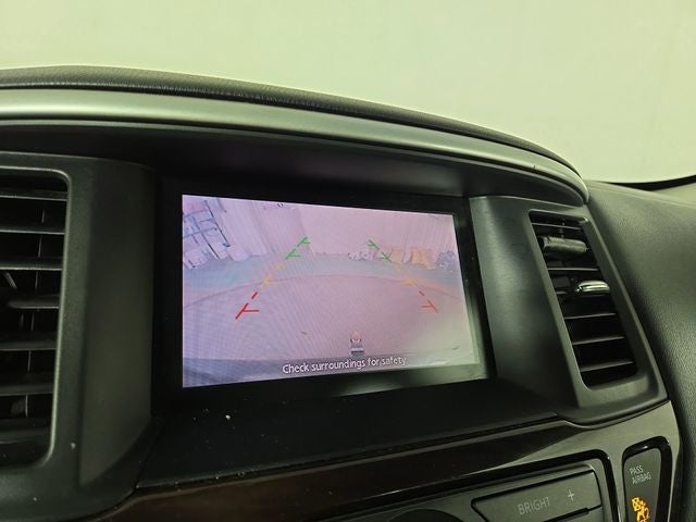 2016 Nissan Pathfinder SL