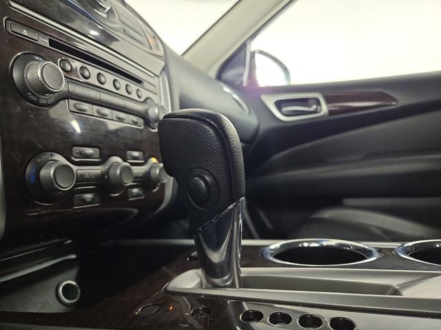 2016 Nissan Pathfinder SL