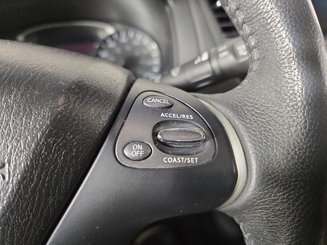 2016 Nissan Pathfinder SL