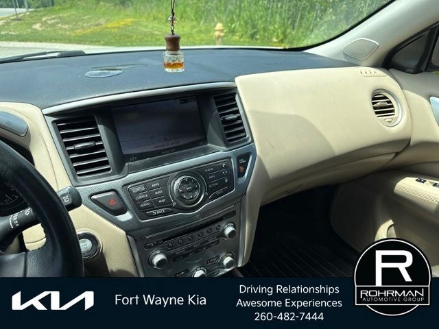 2018 Nissan Pathfinder SL