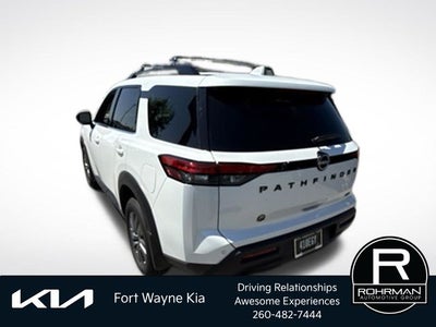 2025 Nissan Pathfinder SV