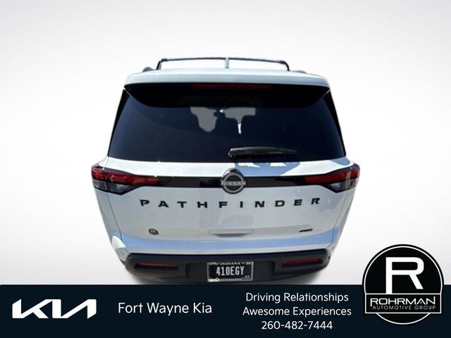 2025 Nissan Pathfinder SV