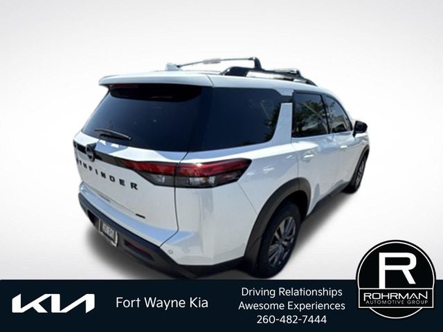 2025 Nissan Pathfinder SV