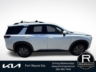 2025 Nissan Pathfinder SV