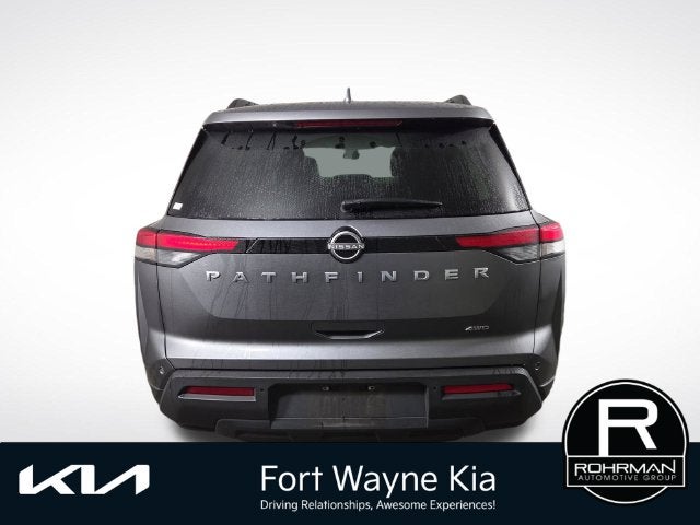 2025 Nissan Pathfinder SV