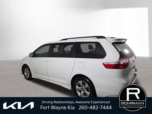 2018 Toyota Sienna LE 8 Passenger