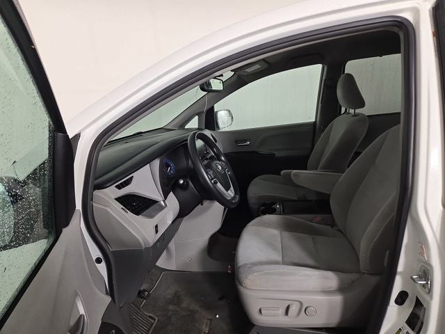 2018 Toyota Sienna LE 8 Passenger