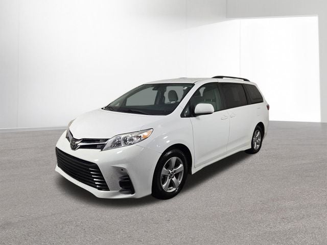 2018 Toyota Sienna LE 8 Passenger