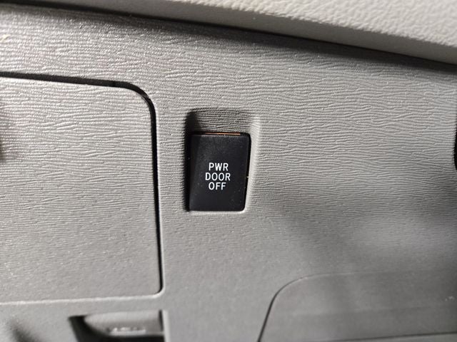 2018 Toyota Sienna LE 8 Passenger