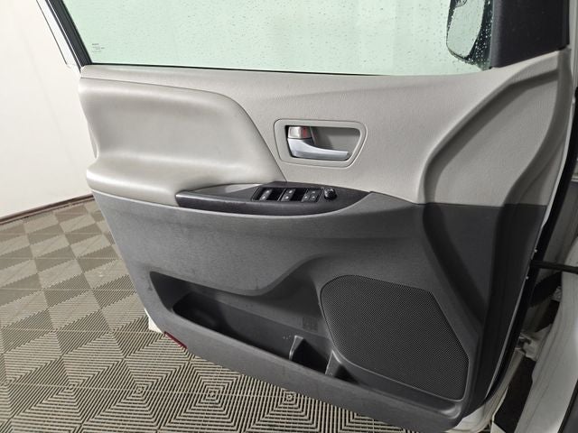 2018 Toyota Sienna LE 8 Passenger