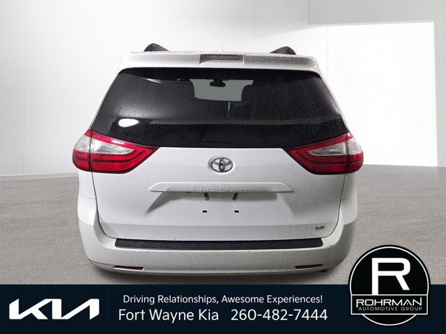 2018 Toyota Sienna LE 8 Passenger