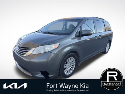 2012 Toyota Sienna XLE 8 Passenger