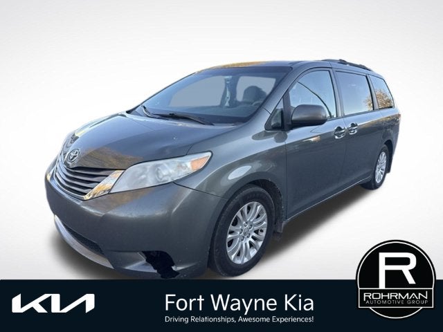 2012 Toyota Sienna XLE 8 Passenger