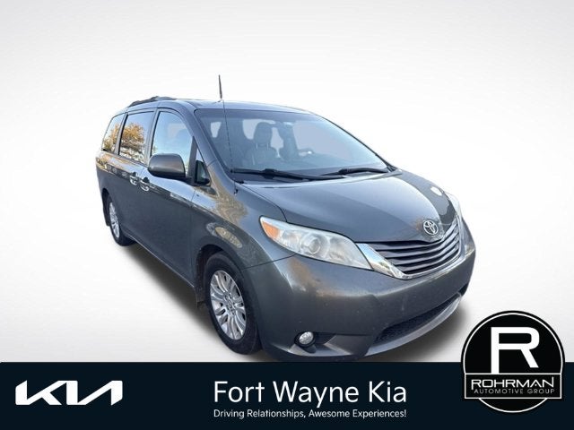 2012 Toyota Sienna XLE 8 Passenger