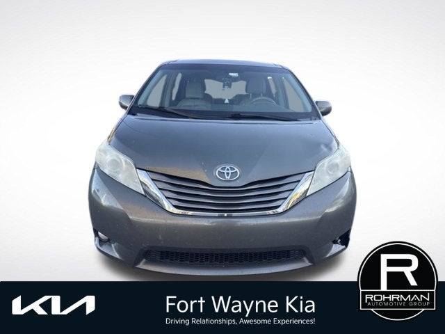2012 Toyota Sienna XLE 8 Passenger