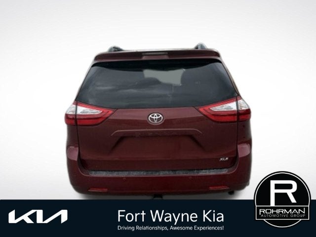 2016 Toyota Sienna XLE Premium 8 Passenger