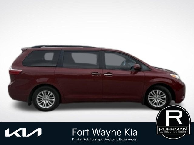 2016 Toyota Sienna XLE Premium 8 Passenger