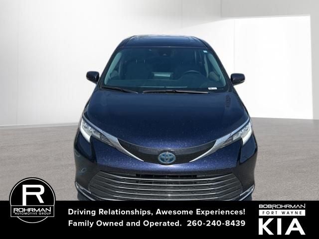 2023 Toyota Sienna Limited 7 Passenger