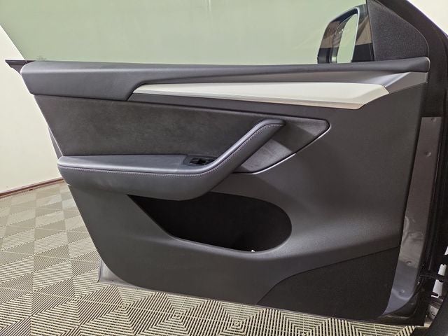 2025 Tesla Model Y Long Range